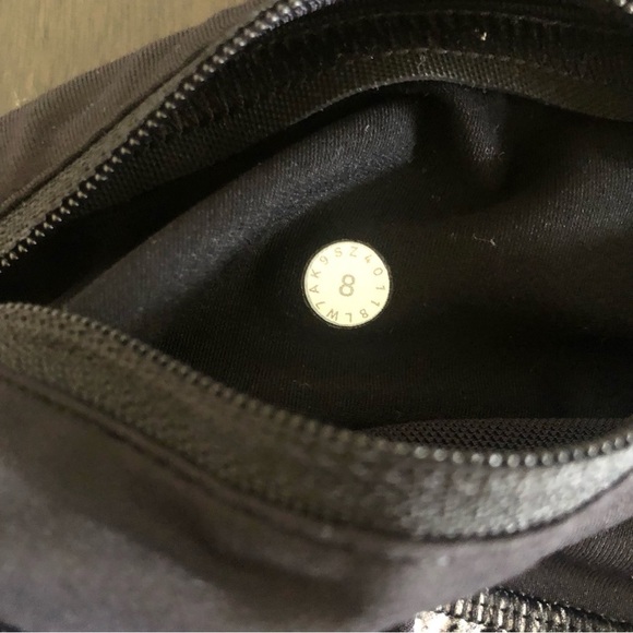 Lululemon Run Times Short II in Spring Bloom Multi Black Size 8 - Picture 10 of 11